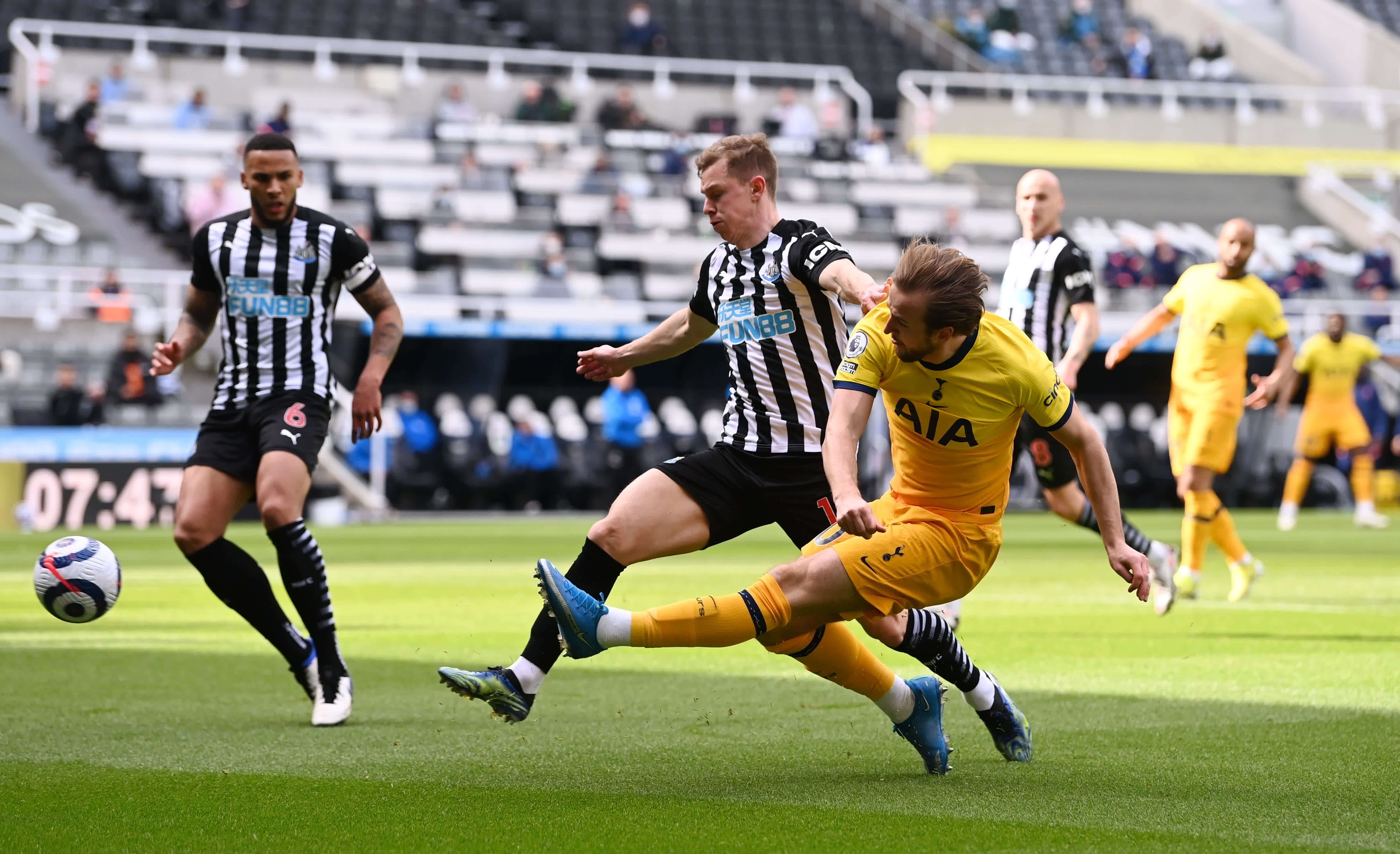 够在前腰或 够在前腰或